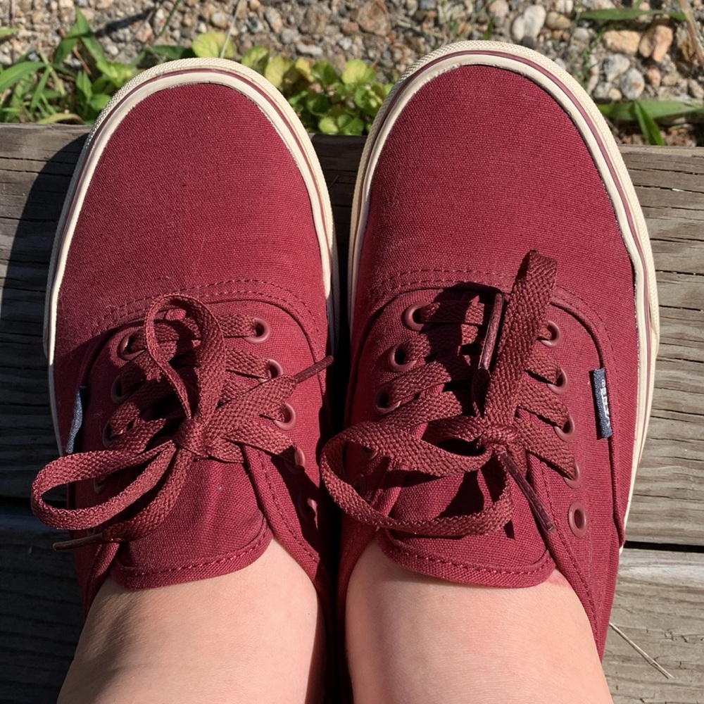 Womens burgundy and off white sole vans size 10 womens 8.5 men like new